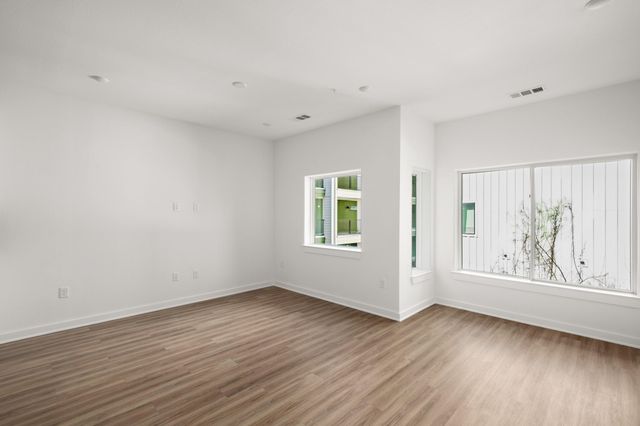 4802 S Congress Ave 213, Austin, TX 78745