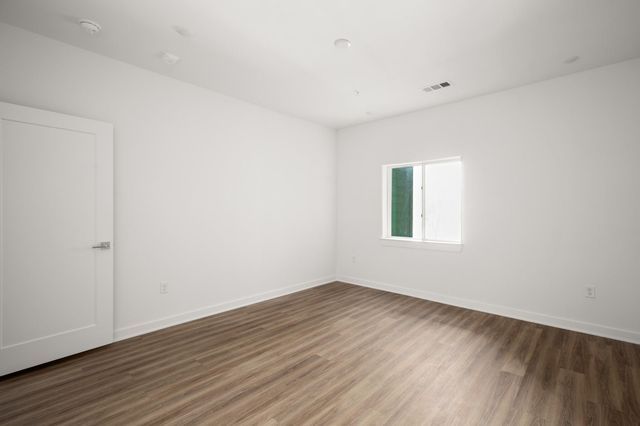 4802 S Congress Ave 213, Austin, TX 78745