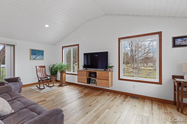 406 Seminole Drive, Tecumseh, MI 49286