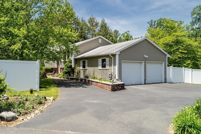 2 Sandspur Lane, North Reading, MA 01864