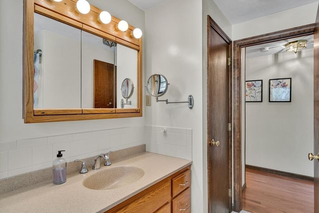 2 Sandspur Lane, North Reading, MA 01864