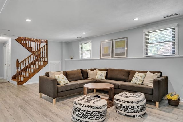 2 Sandspur Lane, North Reading, MA 01864