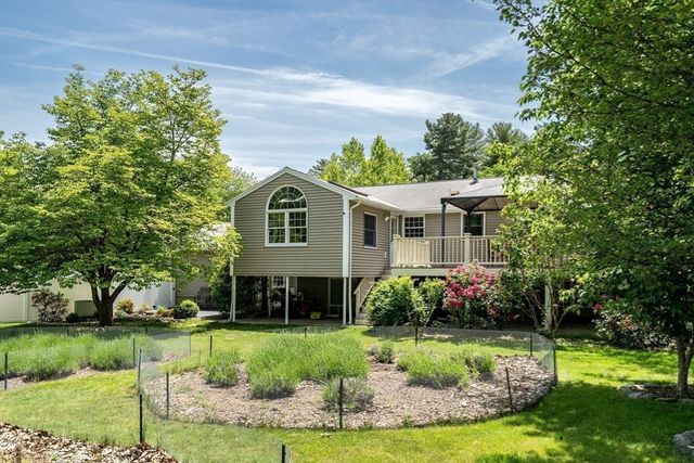 2 Sandspur Lane, North Reading, MA 01864