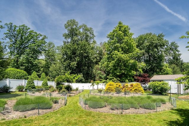 2 Sandspur Lane, North Reading, MA 01864