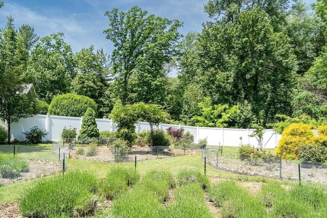 2 Sandspur Lane, North Reading, MA 01864