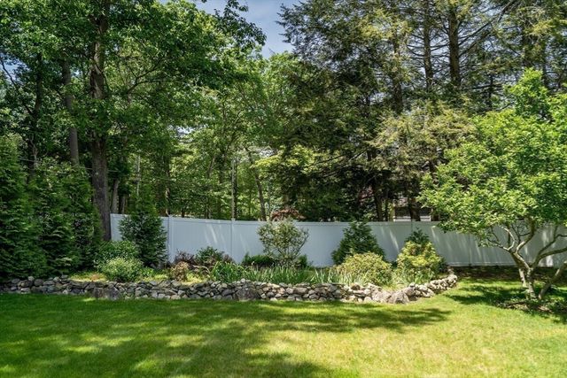 2 Sandspur Lane, North Reading, MA 01864