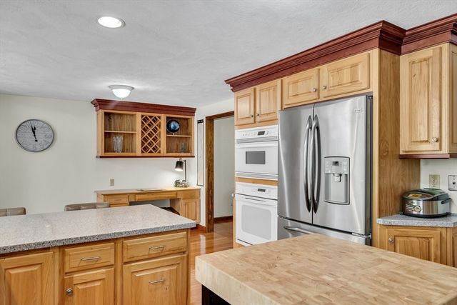 2 Sandspur Lane, North Reading, MA 01864