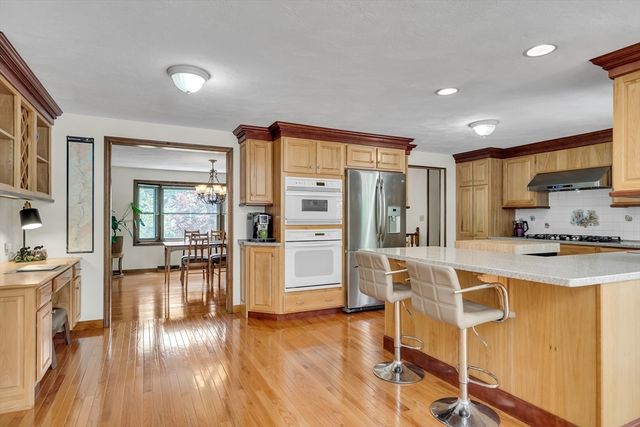 2 Sandspur Lane, North Reading, MA 01864