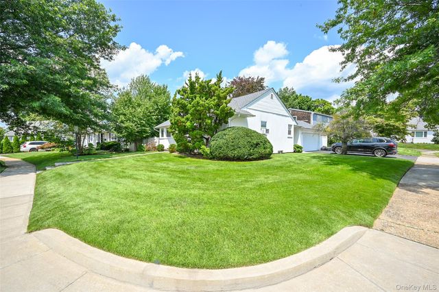 5 Cheshire Avenue, Syosset, NY 11791
