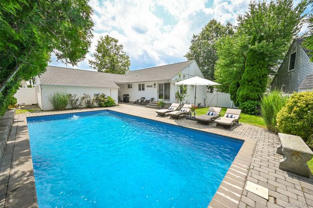 5 Cheshire Avenue, Syosset, NY 11791