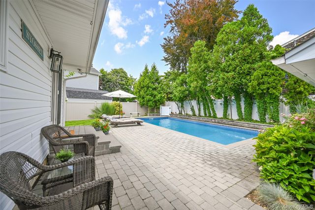5 Cheshire Avenue, Syosset, NY 11791