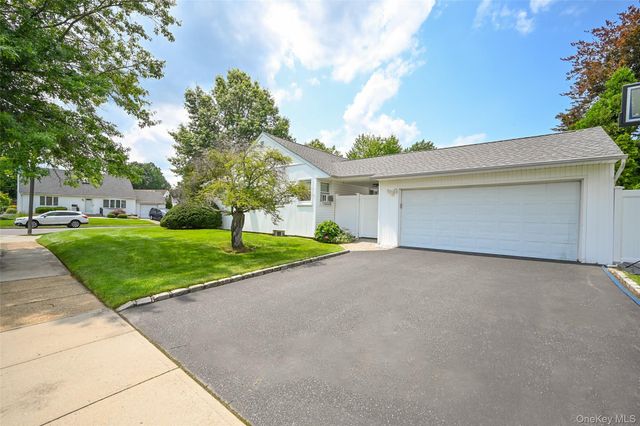 5 Cheshire Avenue, Syosset, NY 11791