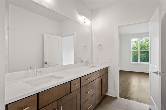 2202 Old Matthews Rd, Nashville, TN 37207