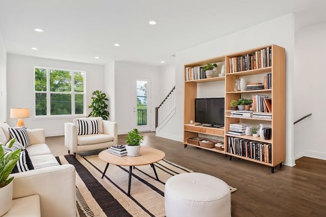 2202 Old Matthews Rd, Nashville, TN 37207