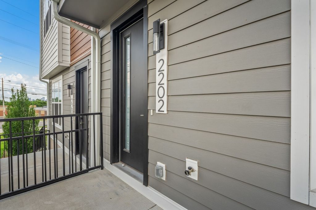 2202 Old Matthews Rd, Nashville, TN 37207