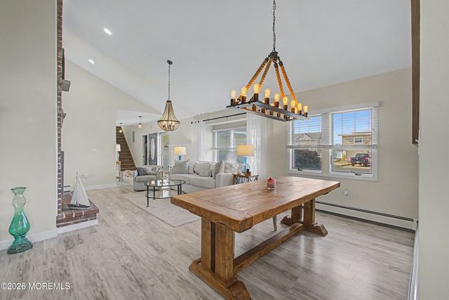 212 Riviera Drive, Toms River, NJ 08753