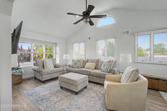 212 Riviera Drive, Toms River, NJ 08753