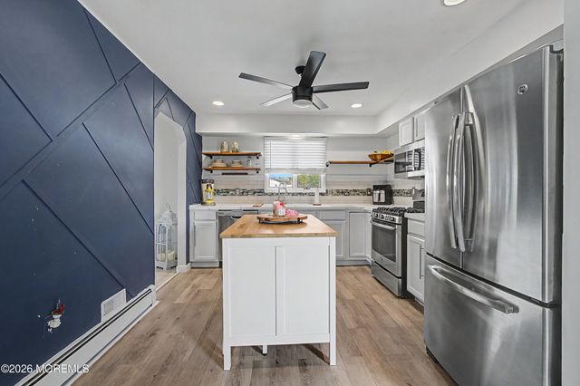 212 Riviera Drive, Toms River, NJ 08753