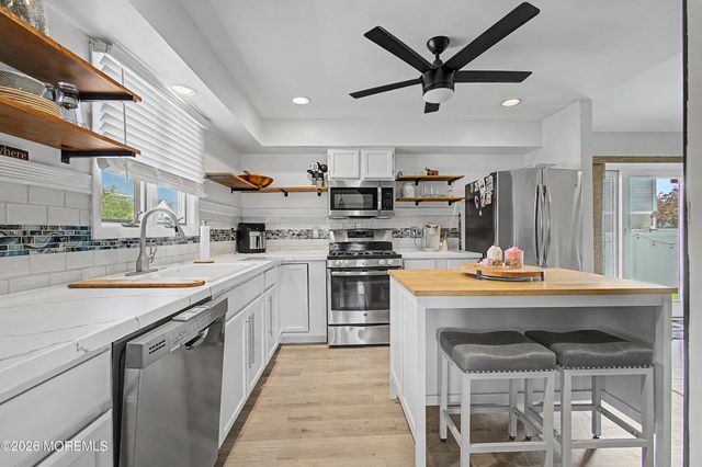 212 Riviera Drive, Toms River, NJ 08753