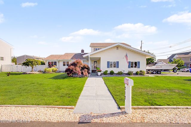 212 Riviera Drive, Toms River, NJ 08753