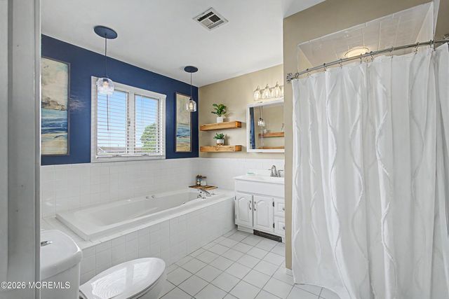 212 Riviera Drive, Toms River, NJ 08753