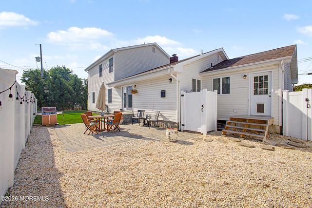 212 Riviera Drive, Toms River, NJ 08753