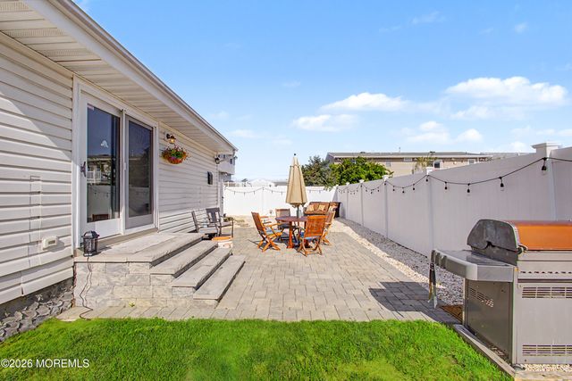 212 Riviera Drive, Toms River, NJ 08753