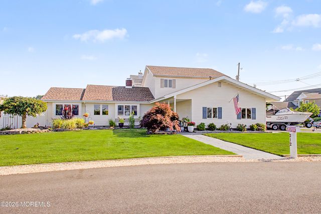 212 Riviera Drive, Toms River, NJ 08753
