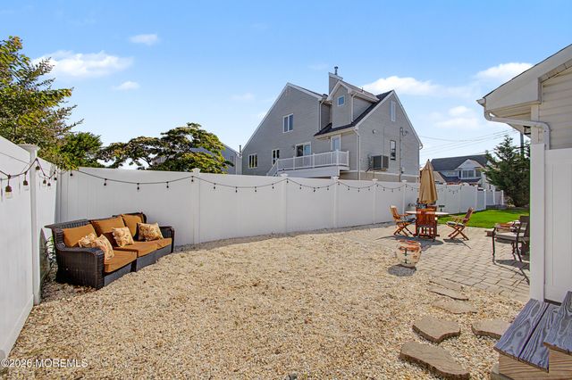 212 Riviera Drive, Toms River, NJ 08753