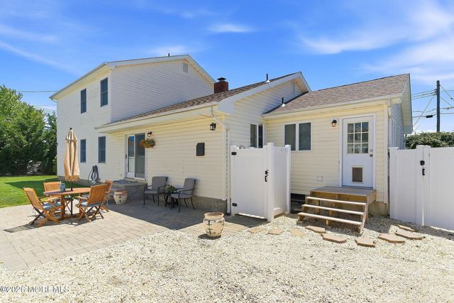 212 Riviera Drive, Toms River, NJ 08753