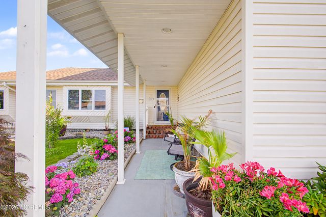 212 Riviera Drive, Toms River, NJ 08753
