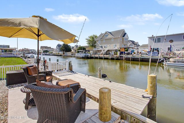212 Riviera Drive, Toms River, NJ 08753