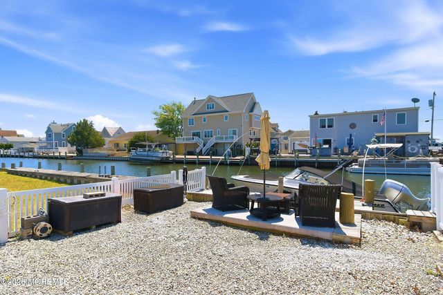 212 Riviera Drive, Toms River, NJ 08753