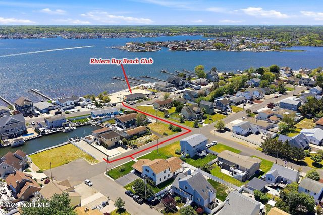 212 Riviera Drive, Toms River, NJ 08753
