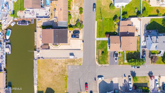 212 Riviera Drive, Toms River, NJ 08753