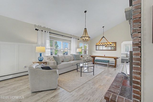 212 Riviera Drive, Toms River, NJ 08753
