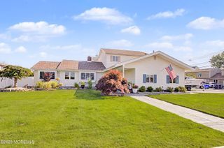 212 Riviera Drive, Toms River, NJ 08753