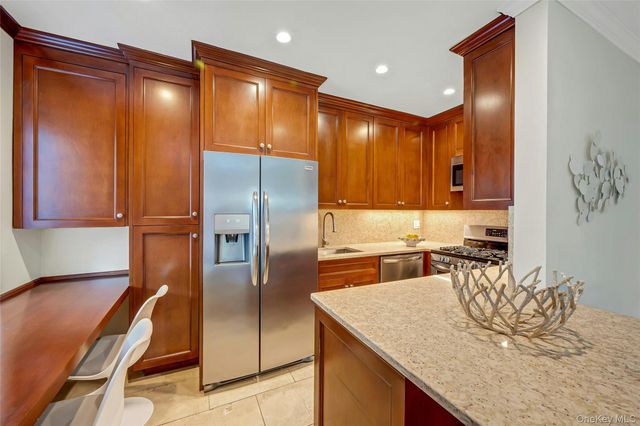 914 Wynnewood Road 1A, Pelham, NY 10803
