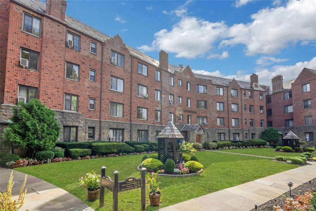 914 Wynnewood Road 1A, Pelham, NY 10803 — exterior