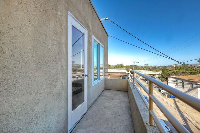 4402 Mentone St 304, San Diego, CA 92107