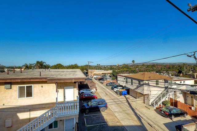 4402 Mentone St 304, San Diego, CA 92107