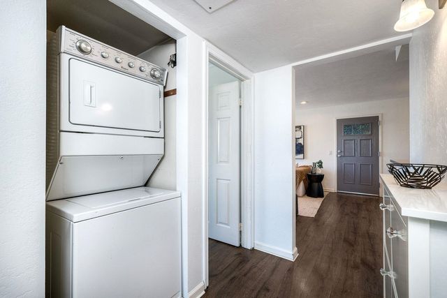 4402 Mentone St 304, San Diego, CA 92107