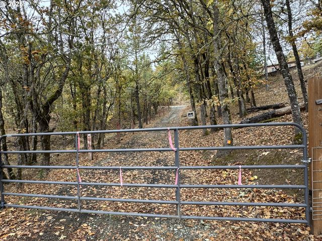 2263 CANYONVILLE RIDDLE Rd, Riddle, OR 97469