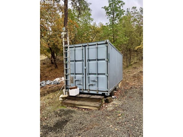 2263 CANYONVILLE RIDDLE Rd, Riddle, OR 97469