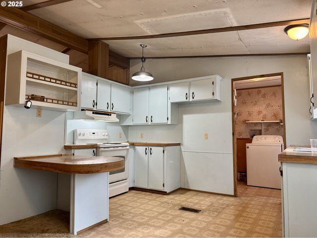 2263 CANYONVILLE RIDDLE Rd, Riddle, OR 97469