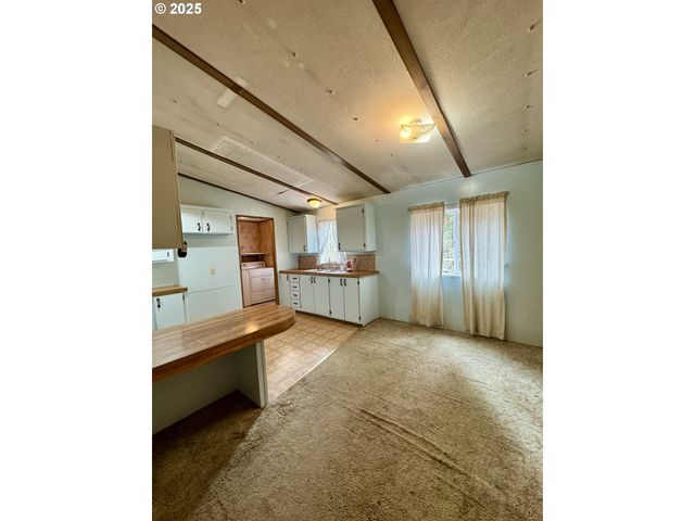 2263 CANYONVILLE RIDDLE Rd, Riddle, OR 97469