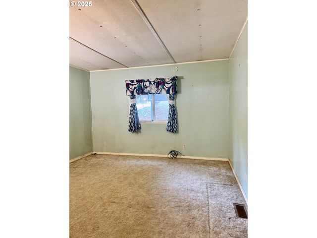 2263 CANYONVILLE RIDDLE Rd, Riddle, OR 97469