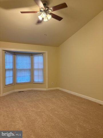 5713 WOOD CREEK LN, Centreville, VA 20120