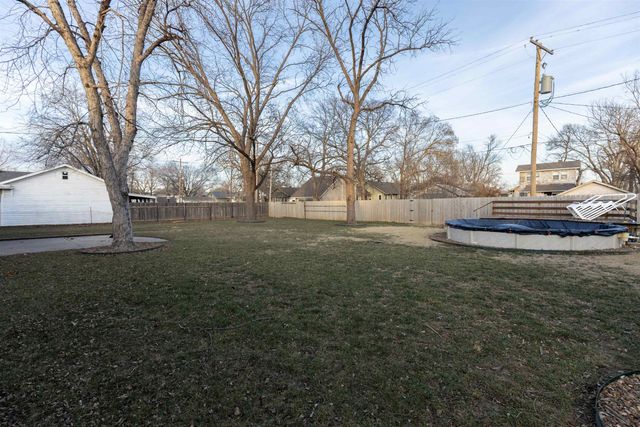 849 S Santa Fe Ave., Salina, KS 67401