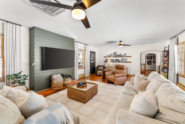 849 S Santa Fe Ave., Salina, KS 67401